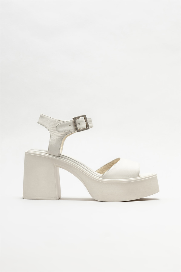Bej deri topuklu kadın sandalet - Elle Shoes