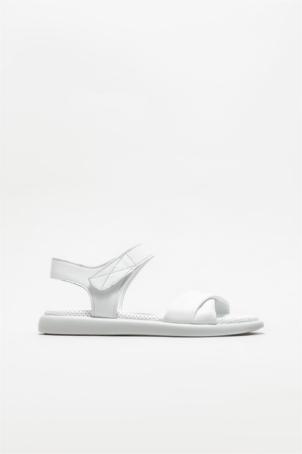 Beyaz deri düz kadın sandalet, rahat kullanım için - Elle Shoes