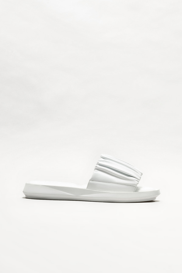 Beyaz deri düz kadın terlik - Elle Shoes