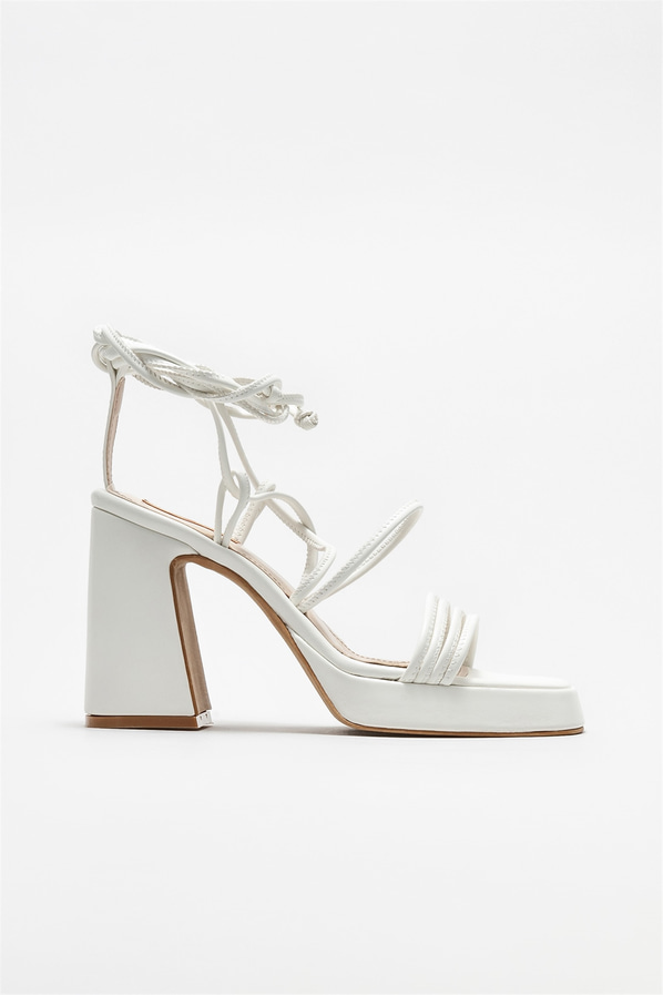 Beyaz topuklu kadın sandalet - Elle Shoes