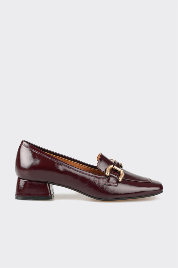 Bordo deri ve rugan topuklu kadın ayakkabı, ofis stili için - Elle Shoes