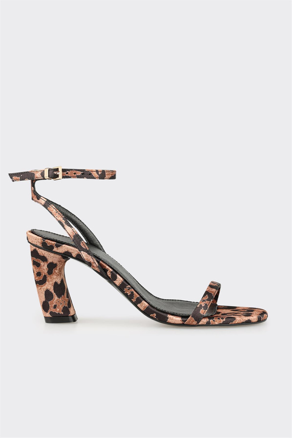 Kahve Hayvan Desenli Kadın Günlük Sandalet