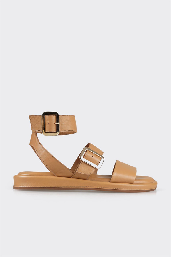 Naturel deri düz bantlı kadın sandalet, rahat kullanım için - Elle Shoes