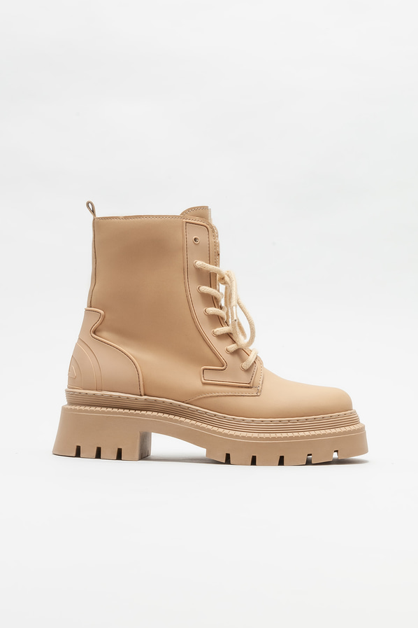 Naturel düz kadın bot, günlük kullanım için - Elle Shoes