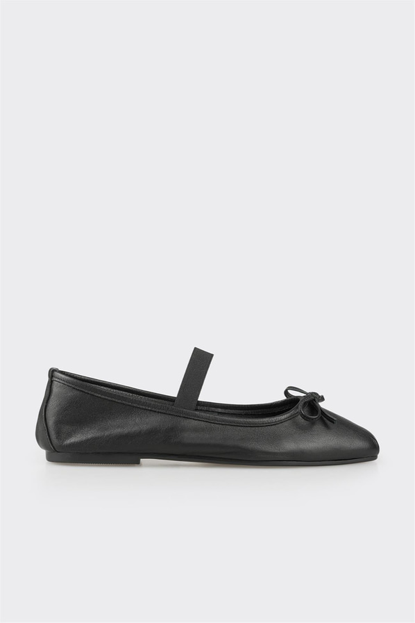 Siyah deri kadın babet, rahat kullanım için - Elle Shoes