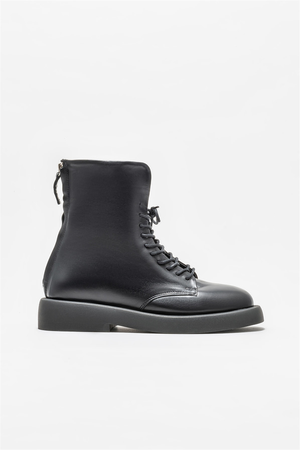 Siyah deri kadın bot, günlük kullanım için - Elle Shoes