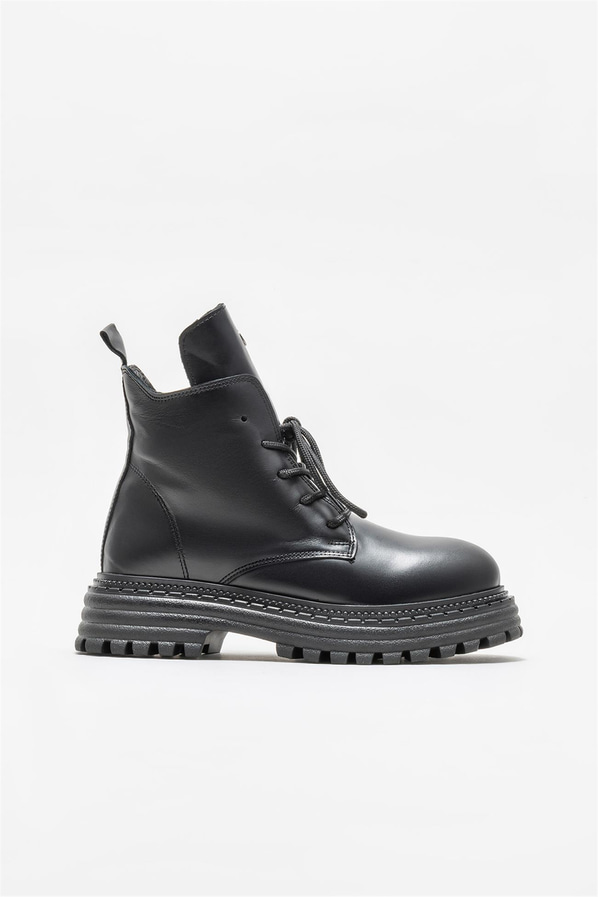 Siyah deri kadın günlük bot, günlük kullanım için - Elle Shoes