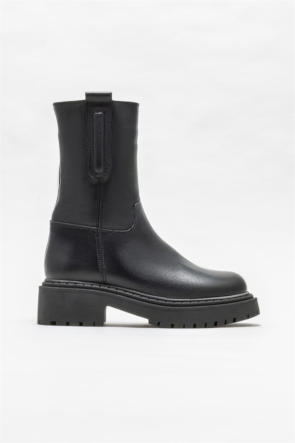 Siyah deri düz kadın bot, günlük kullanım için - Elle Shoes