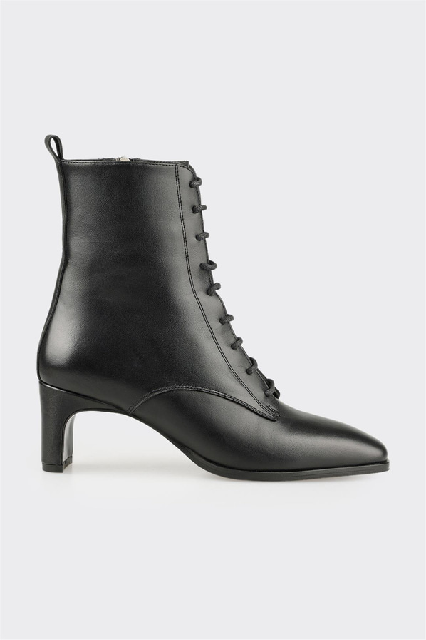 Siyah Deri Kadın Klasik Bot