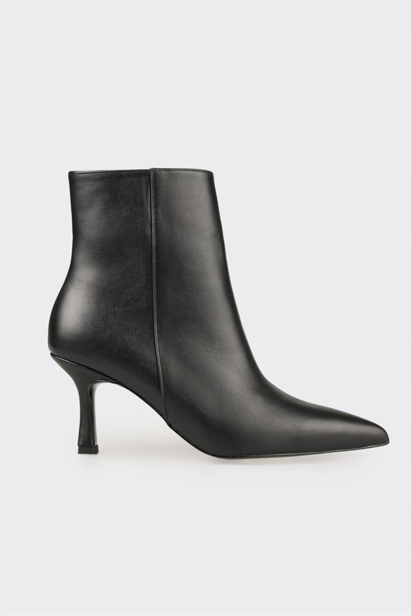 Siyah Deri Kadın Klasik Bot