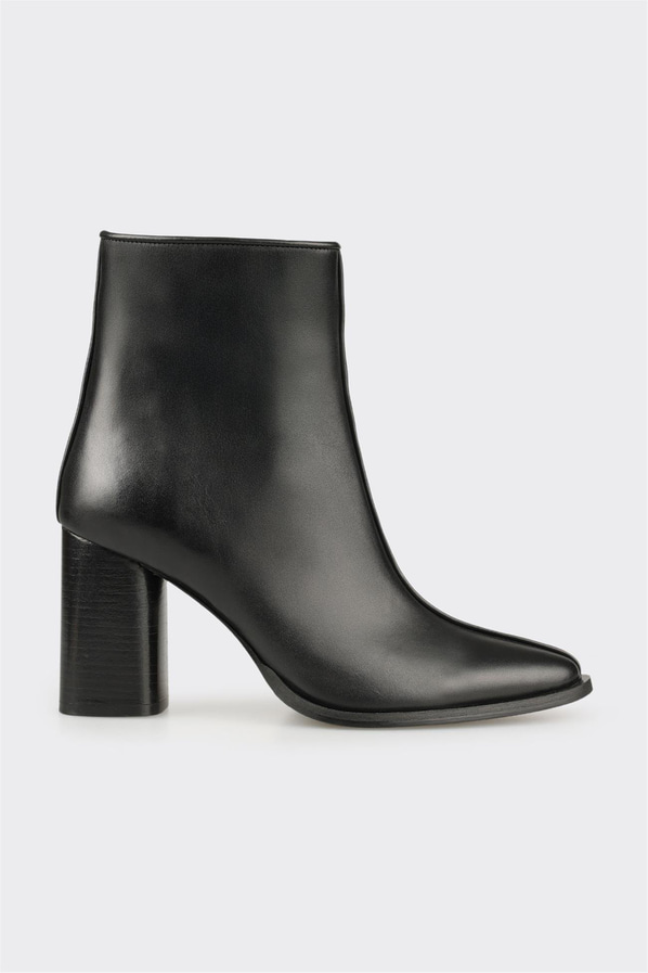 Siyah Deri Kadın Klasik Bot