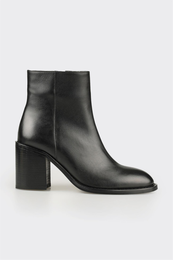 Siyah Deri Kadın Klasik Bot