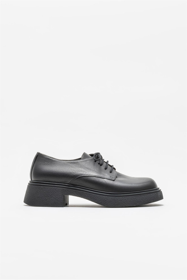 Siyah deri kadın ayakkabı - Elle Shoes