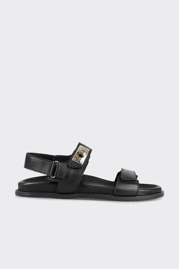 Siyah deri bantlı kadın sandalet, rahat kullanım için - Elle Shoes