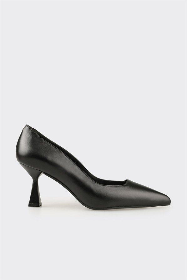 Siyah Deri Kadın Stiletto