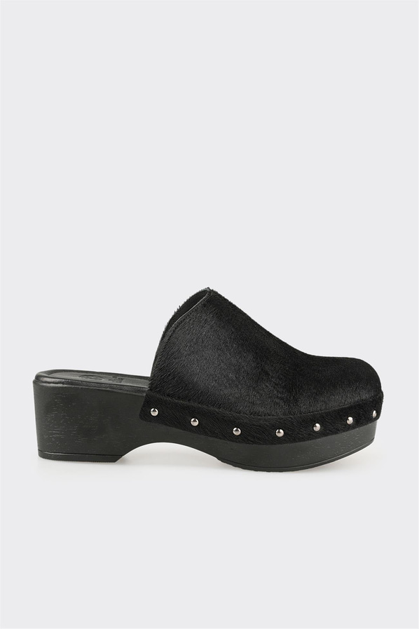 Siyah Deri Kadın Terlik