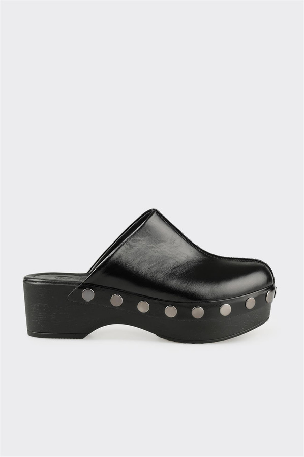 Siyah Deri Kadın Terlik