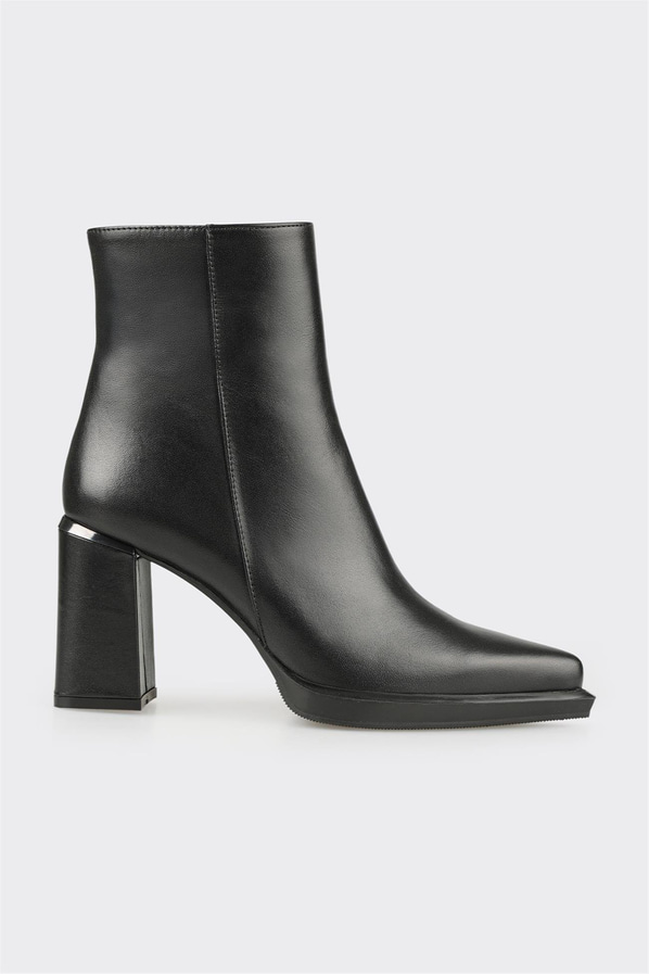 Siyah Deri Kadın Topuklu Bot