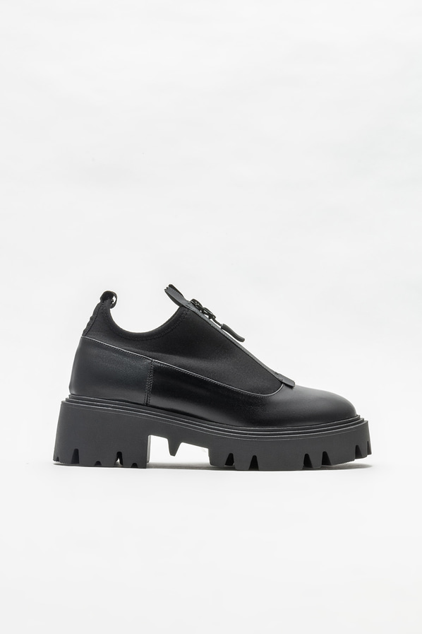 Siyah düz kadın ayakkabı, günlük kullanım için - Elle Shoes