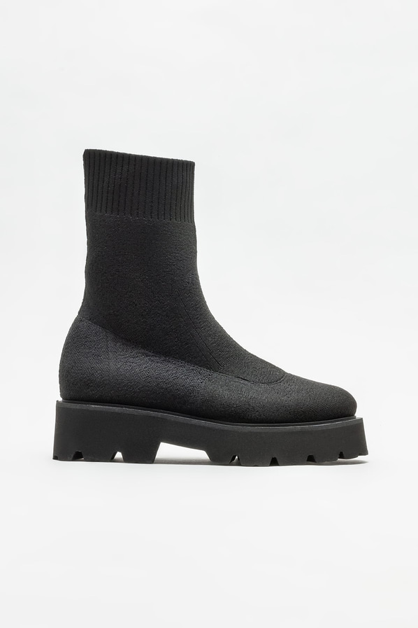 Siyah düz kadın bot, günlük kullanım için - Elle Shoes