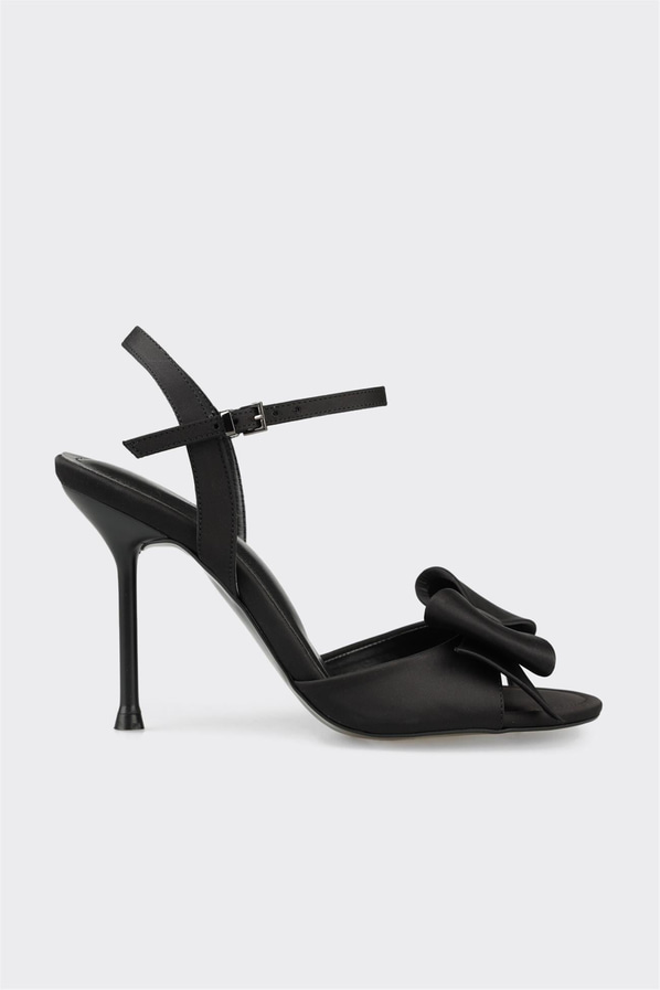 Siyah topuklu kadın sandalet, rahat kullanım için - Elle Shoes