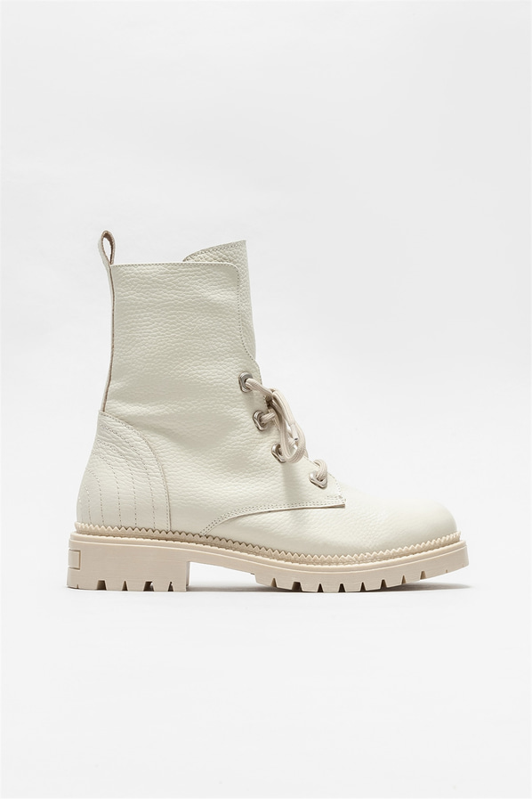 Bej deri düz kadın bot, günlük kullanım için - Elle Shoes