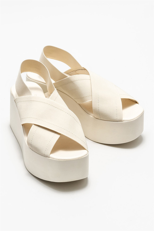 Bej deri dolgu topuklu kadın sandalet - Elle Shoes