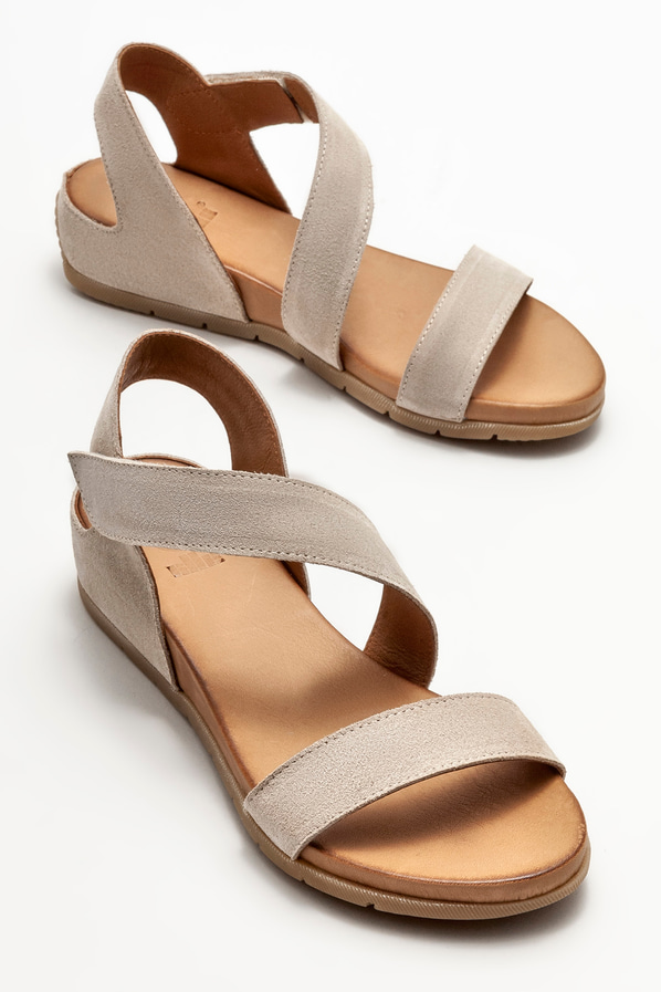 Bej deri dolgu topuklu kadın sandalet - Elle Shoes