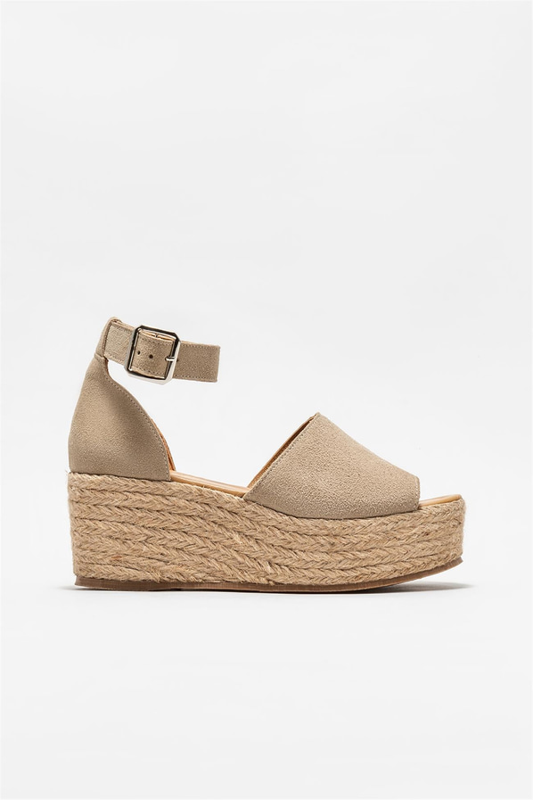 Bej deri ve süet tokalı dolgu topuklu kadın sandalet - Elle Shoes