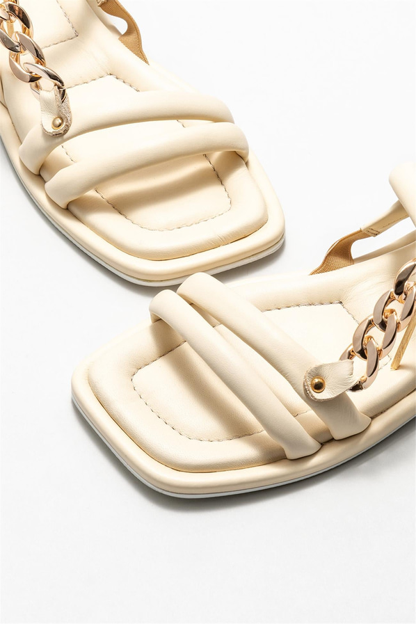 Bej deri düz zincir detaylı kadın sandalet, rahat kullanım için - Elle Shoes