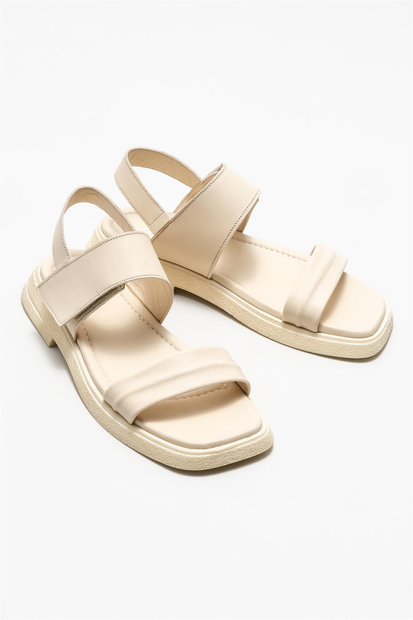 Bej deri düz kadın sandalet, rahat kullanım için - Elle Shoes