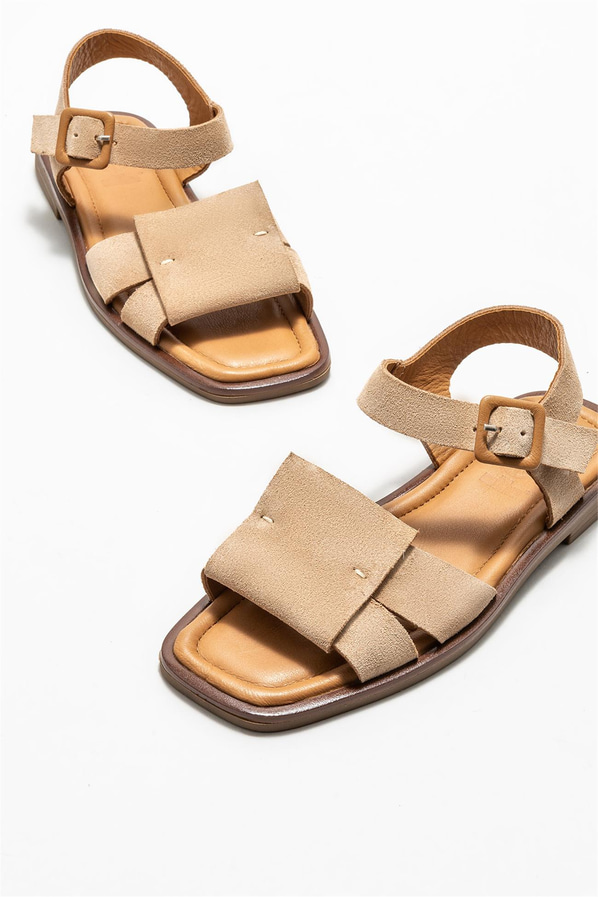 Bej deri düz kadın sandalet, rahat kullanım için - Elle Shoes
