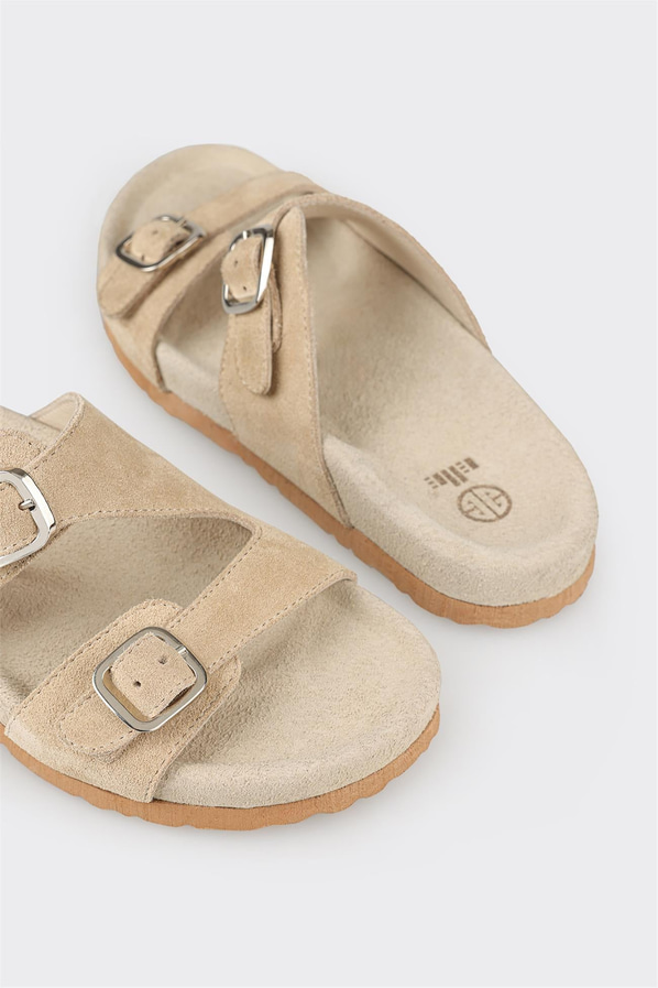 Bej deri düz kadın terlik, rahat kullanım için - Elle Shoes