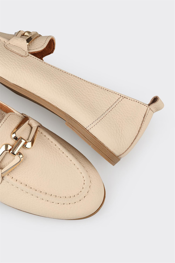Bej deri kadın loafer, rahat kullanım için - Elle Shoes