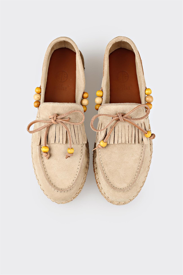 Bej deri düz kadın ayakkabı, rahat kullanım için - Elle Shoes