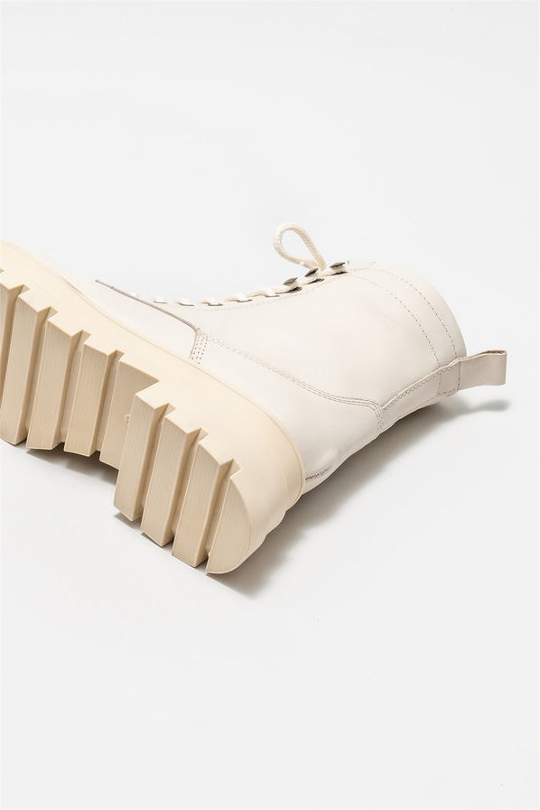 Bej deri kadın günlük bot, günlük kullanım için - Elle Shoes