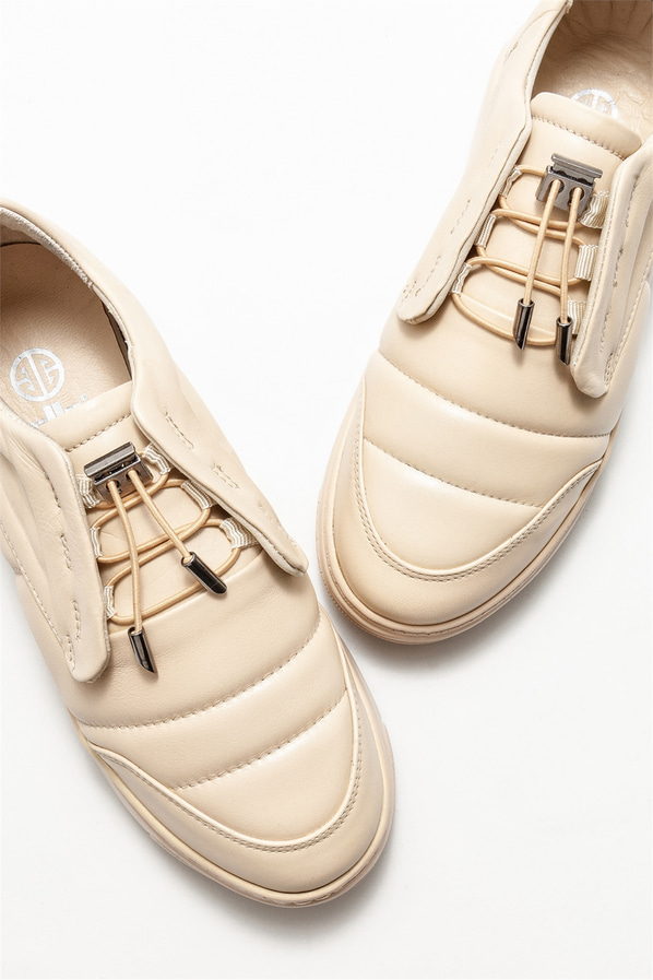 Bej deri düz kadın ayakkabı, günlük kullanım için - Elle Shoes