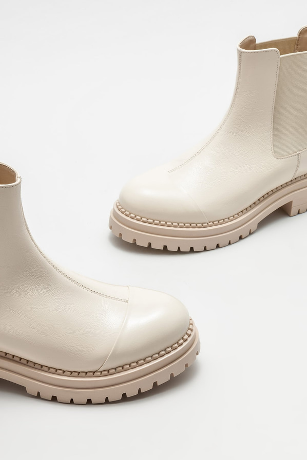 Bej deri düz kadın bot, günlük kullanım için - Elle Shoes