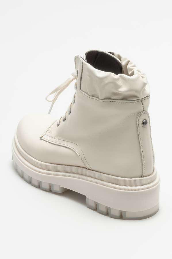 Bej deri düz kadın bot, günlük kullanım için - Elle Shoes