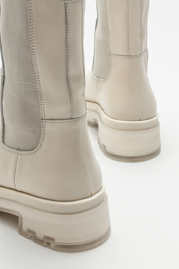 Bej deri düz kadın bot, günlük kullanım için - Elle Shoes