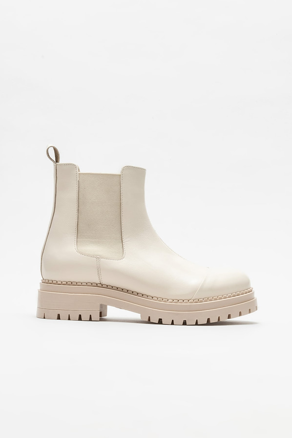 Bej deri düz kadın bot, günlük kullanım için - Elle Shoes