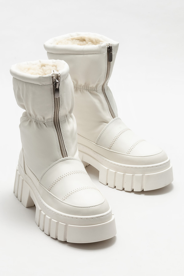 Bej deri düz kadın bot, günlük kullanım için - Elle Shoes