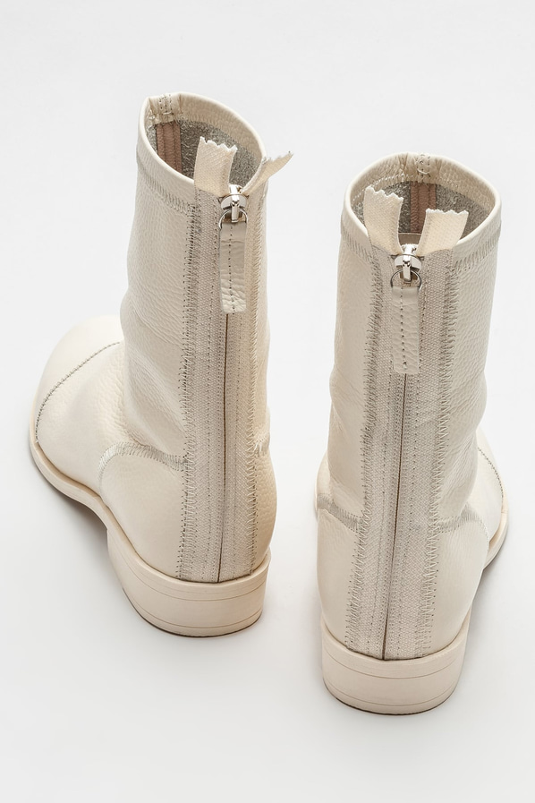 Bej deri düz kadın bot, günlük kullanım için - Elle Shoes