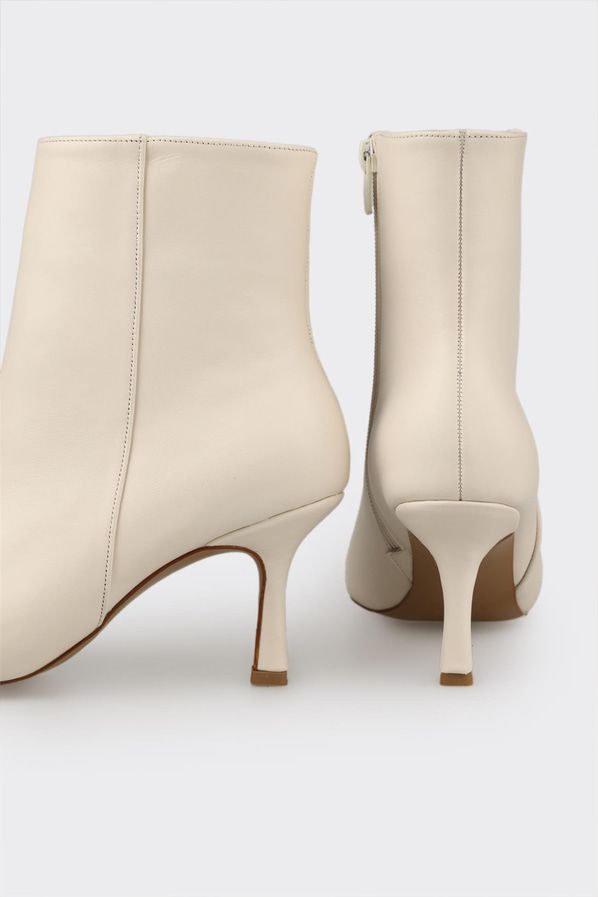 Bej Deri Kadın Klasik Bot