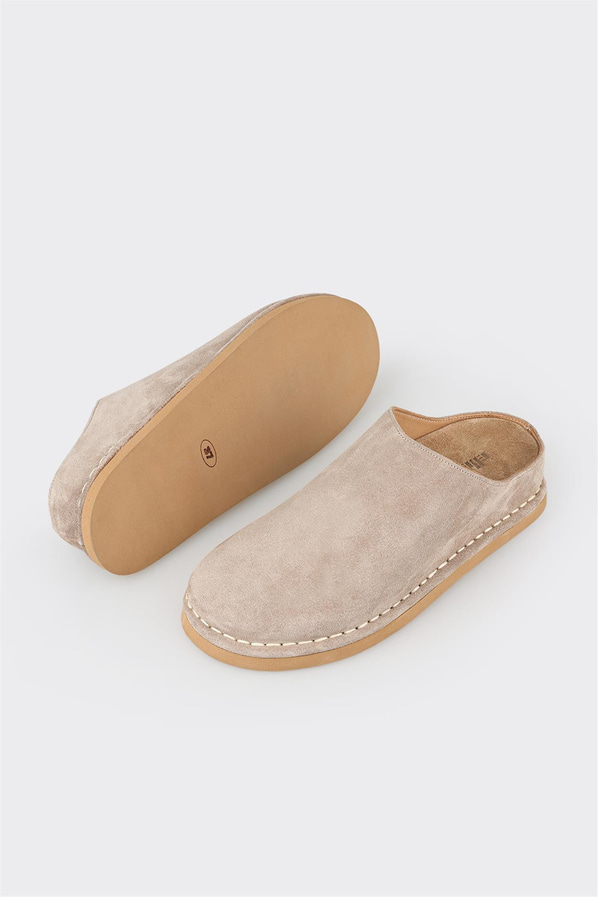 Bej kahve deri düz yumuşak dokulu kadın terlik, rahat kullanım için - Elle Shoes