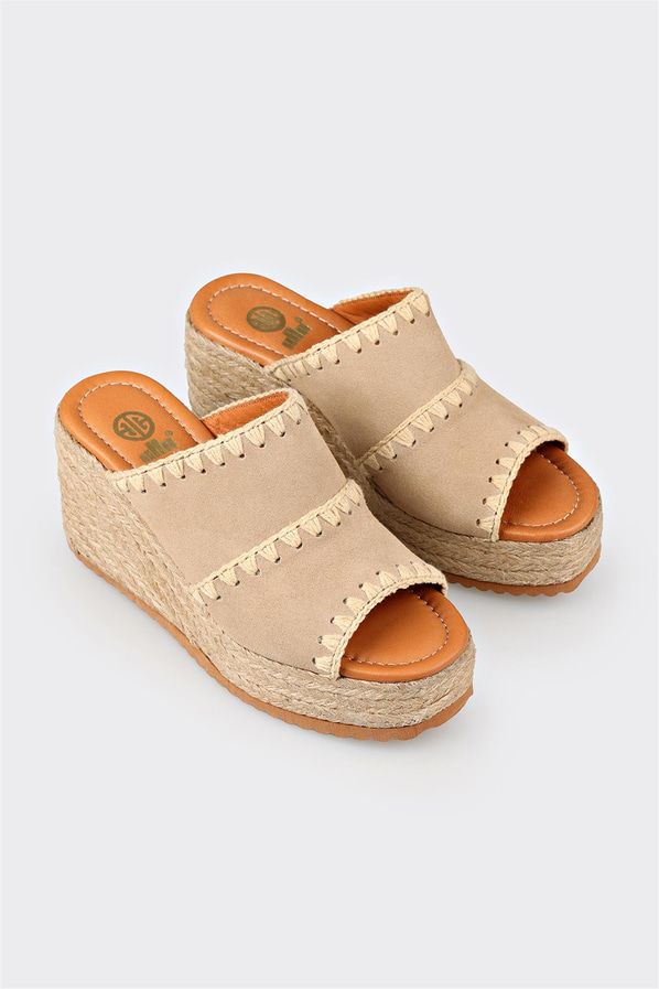 Bej deri dolgu topuklu kadın terlik - Elle Shoes