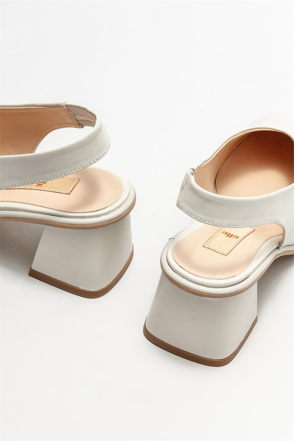 Bej deri topuklu kadın ayakkabı - Elle Shoes