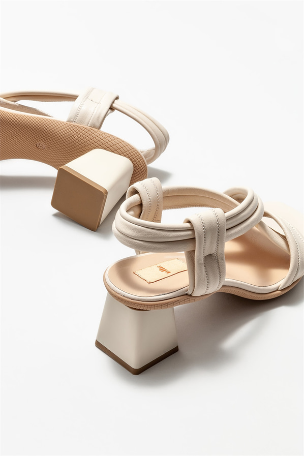 Bej deri topuklu kadın sandalet - Elle Shoes