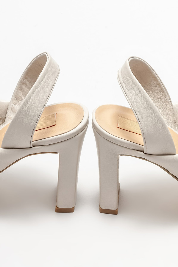 Bej deri topuklu kadın sandalet - Elle Shoes