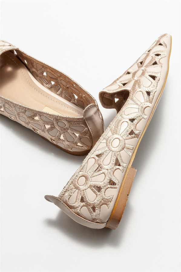 Bej babet, günlük kullanım için - Elle Shoes